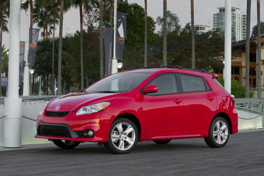  Toyota Matrix 2011 года  (фото 18 из 38)